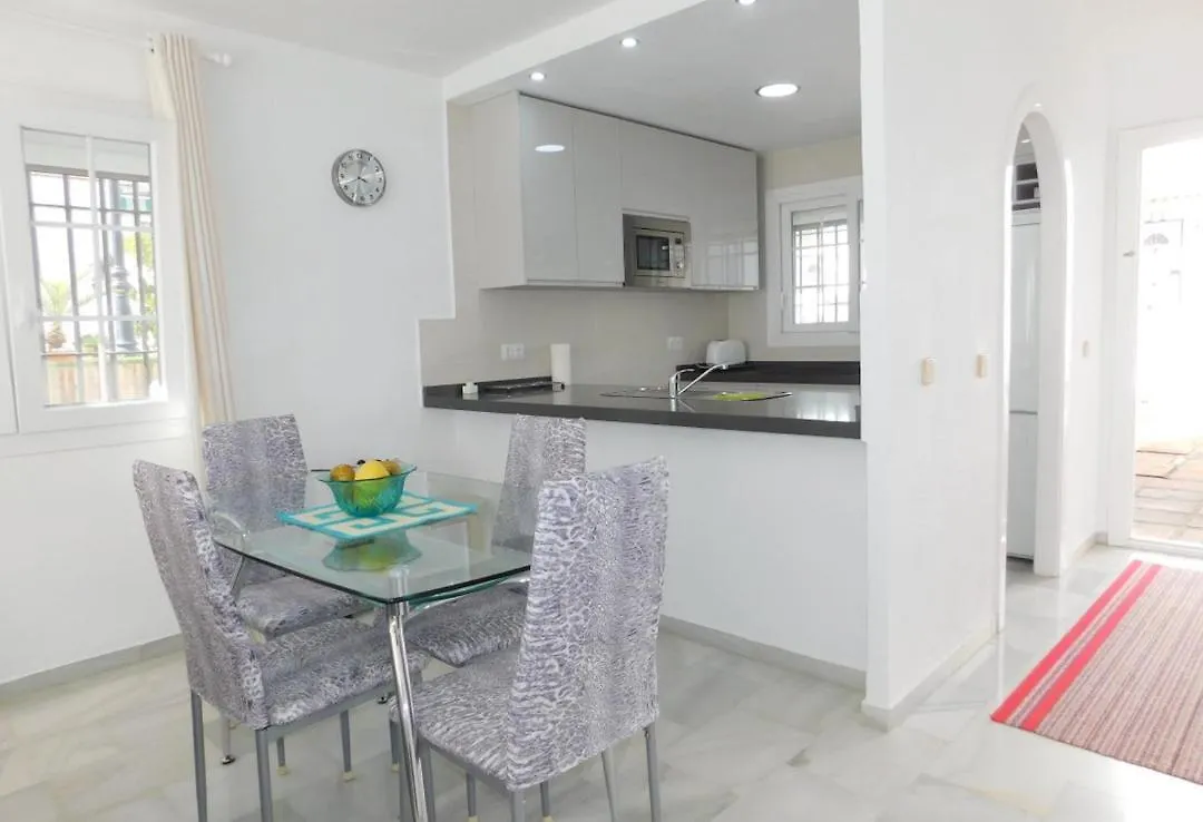 Duquesa Beach House Apartment Manilva